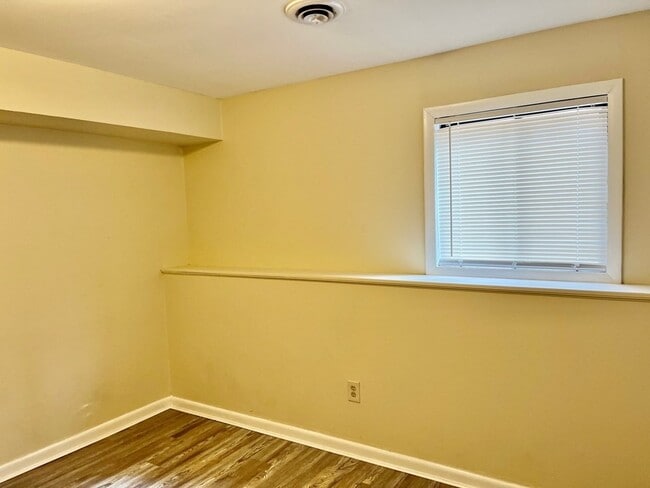 Building Photo - 225 Danforth St