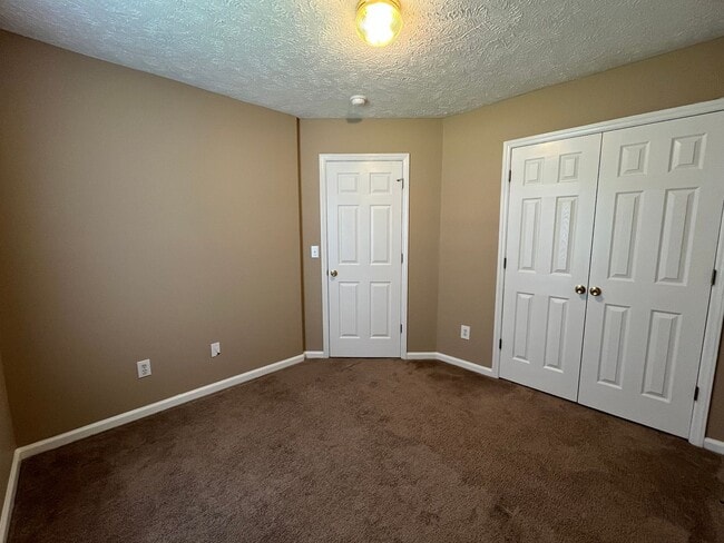 Building Photo - 3 Bed, 2 Bath Home on Corner Lot in Raeford