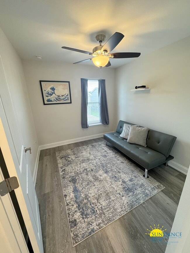 Building Photo - Beautiful 3BR/2.5BA Townhome inNiceville-Near Eglin AFB!