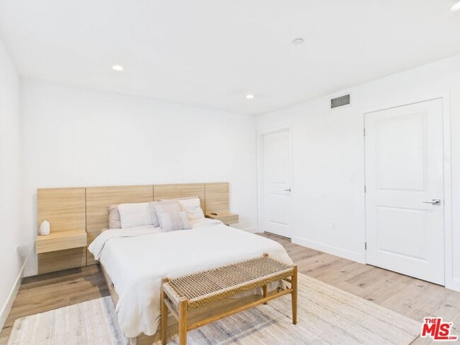 Building Photo - 14525 Killion St