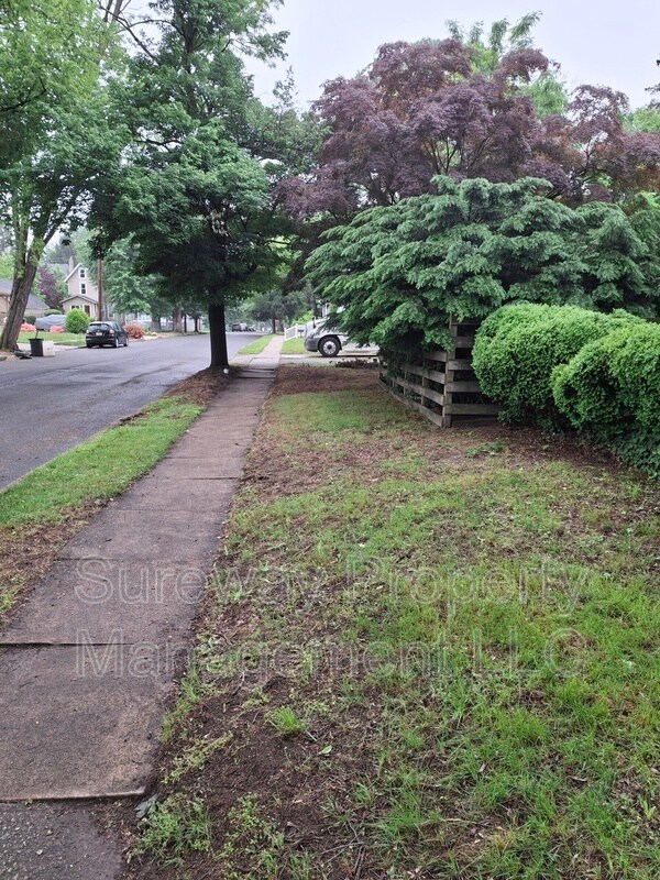 Building Photo - 37 W Cedar Ave