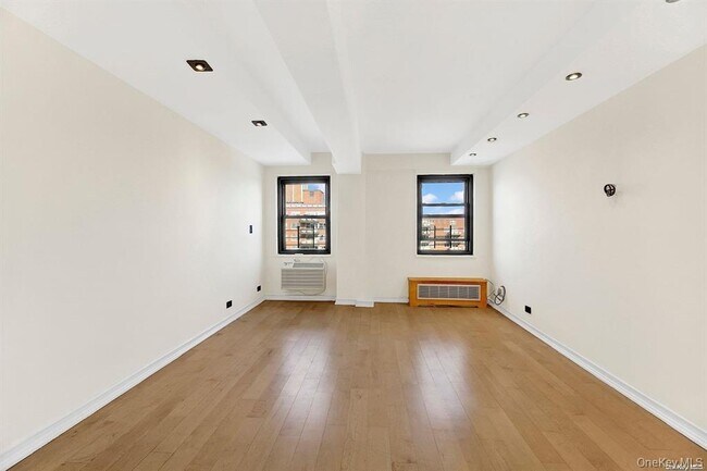 Building Photo - 109-33 71st Rd