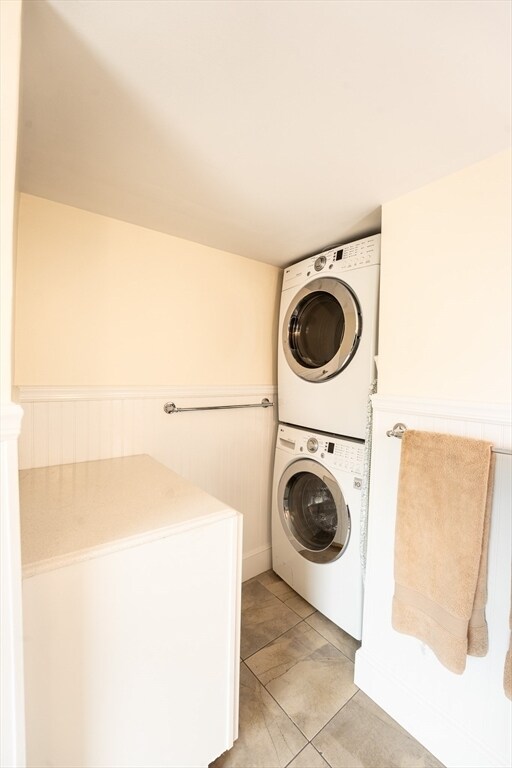 Building Photo - 45 Mystic St