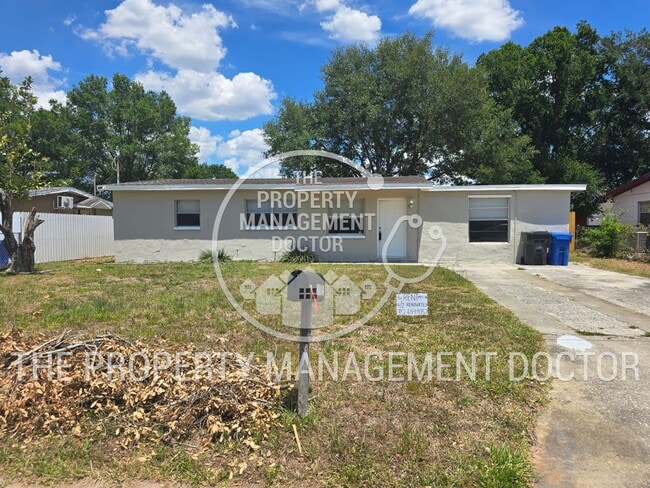 Building Photo - Spacious 4BR Tampa Home | Huge Fenced Backyard & Fresh Updates Throughout