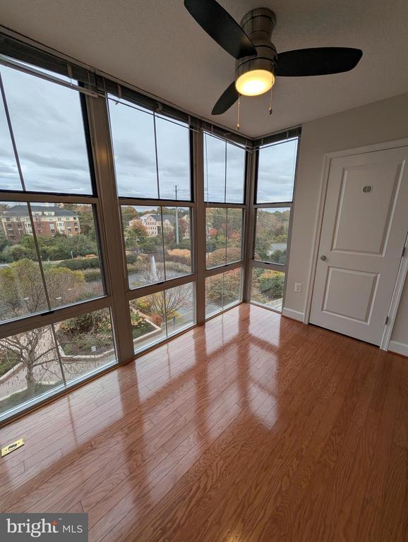 Building Photo - 11800 Sunset Hills Rd