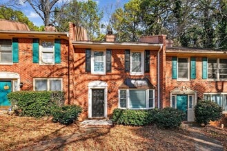Building Photo - 898 Chippendale Ln