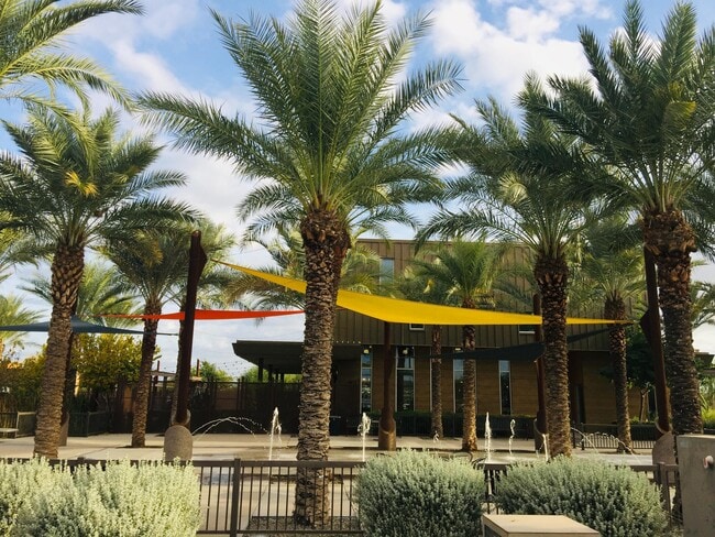 Building Photo - 9553 E Theia Dr