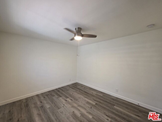 Building Photo - 10734 Palms Blvd