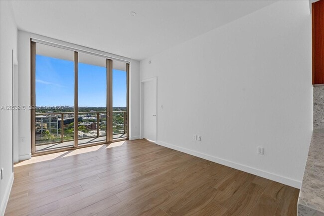Building Photo - 2678 Tigertail Ave