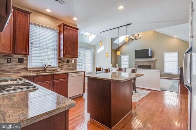 Building Photo - 10857 Hunter Gate Way