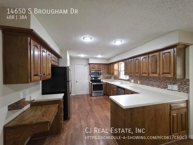 Building Photo - 14650 S Brougham Dr