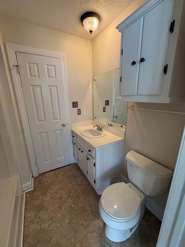 Building Photo - 3405 Gina Ct NW