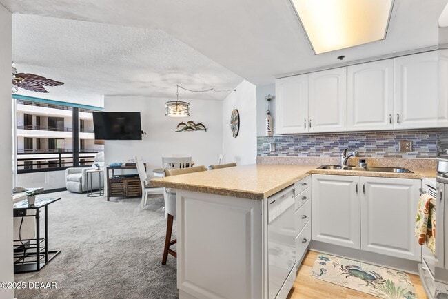 Building Photo - 3023 S Atlantic Ave