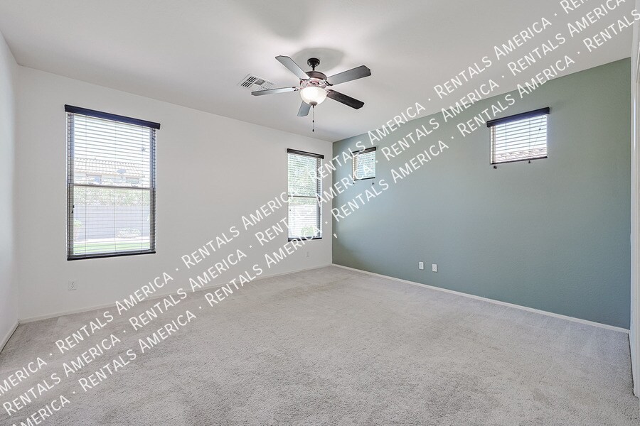Building Photo - 15611 W Westview Dr