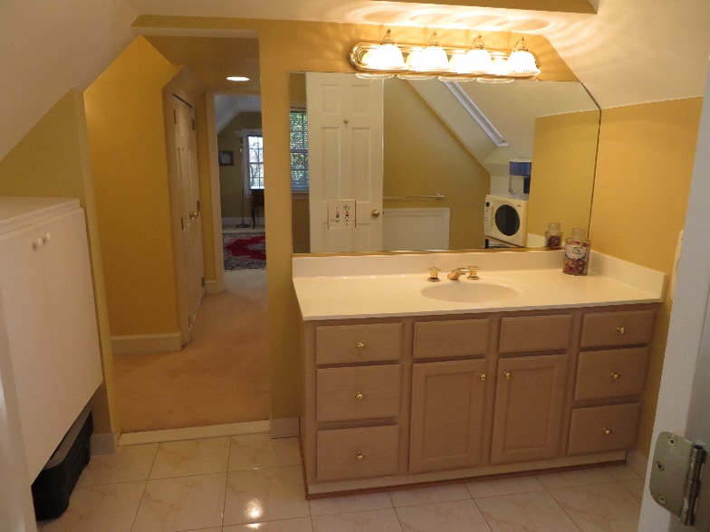 Building Photo - 1100 23rd Rd S