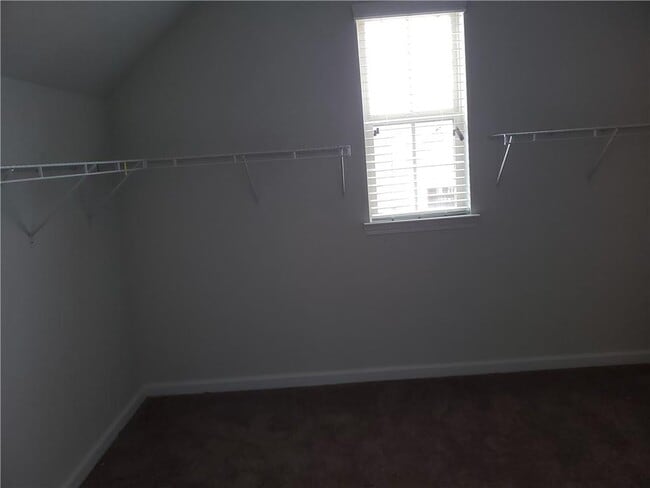 Building Photo - 5655 Mirror Lake Dr