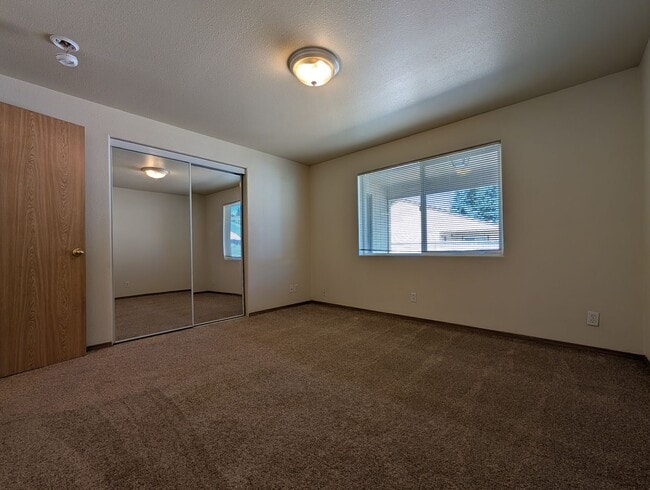 Building Photo - 4137 Marshall Ave
