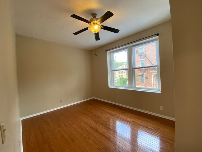 Building Photo - 55 Parker St