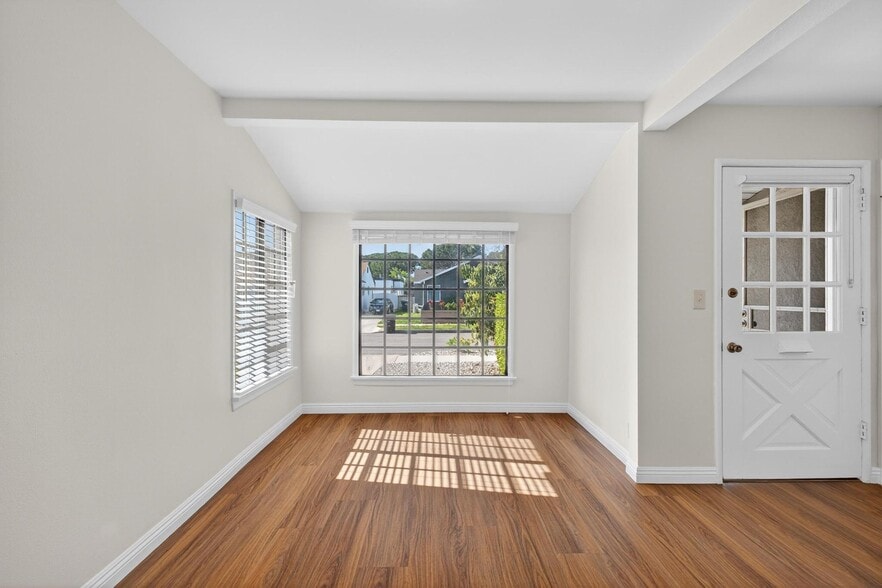 Building Photo - 15202 Florwood Ave