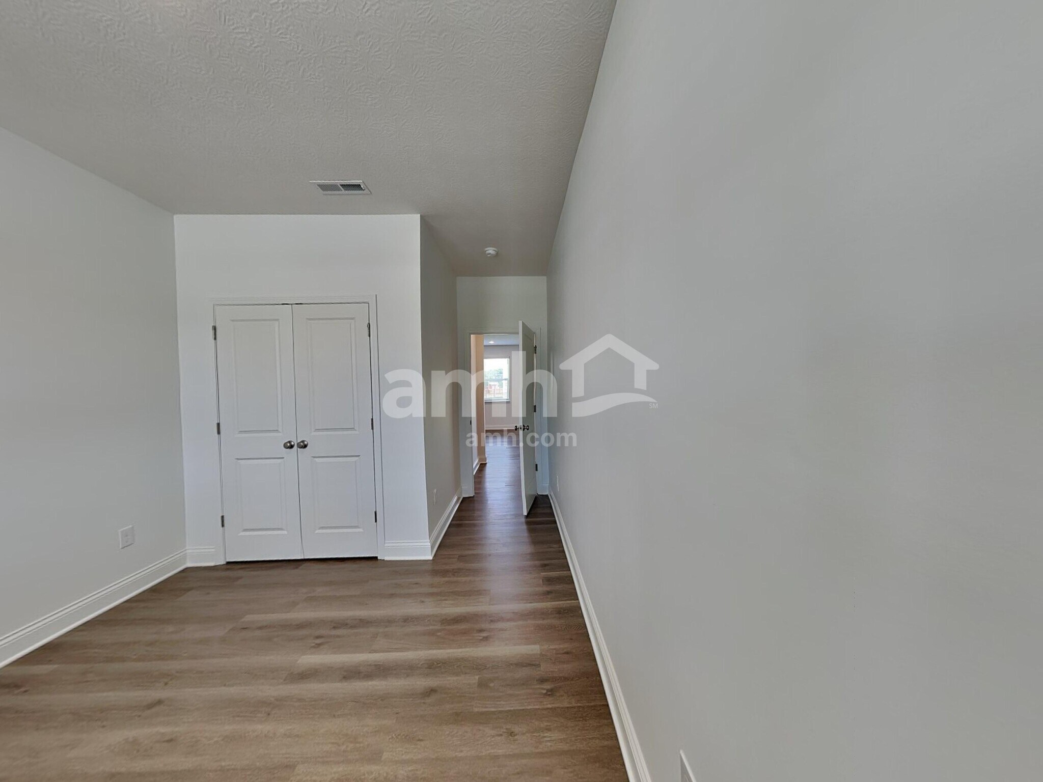 Building Photo - 300 Pne Hl Ct