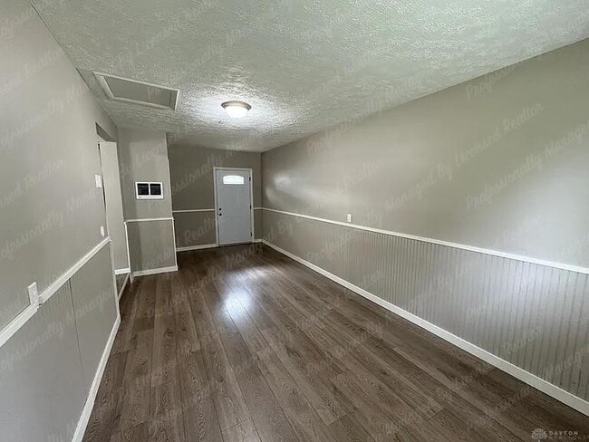 Building Photo - 525 Lake St