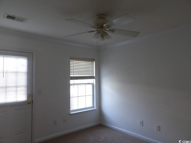 Building Photo - 121 Barnacle Ln