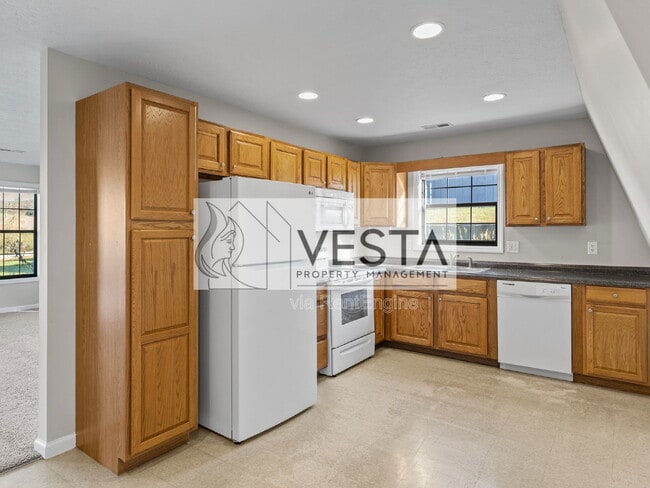 Building Photo - 588 Ray Hill Rd