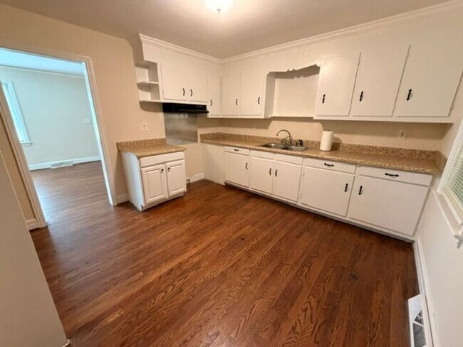 Building Photo - Cute 2 Bedroom in Taylors, SC!