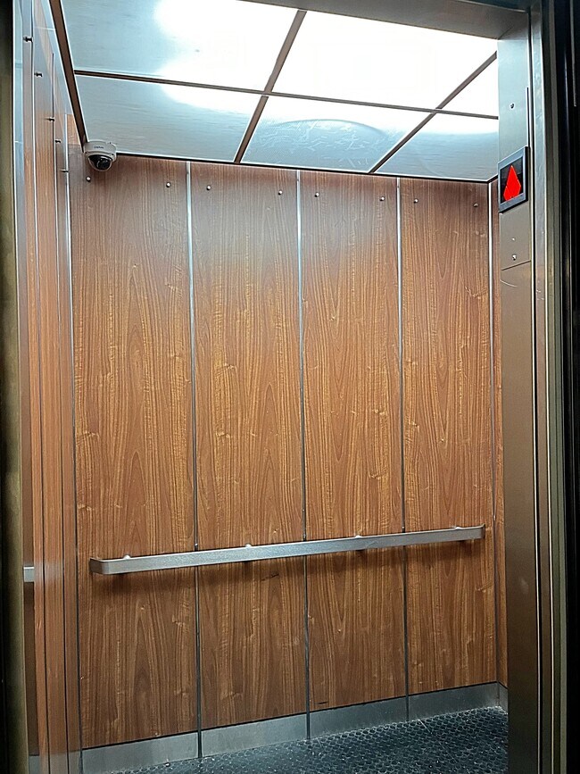 Building Photo - 40 Owen St