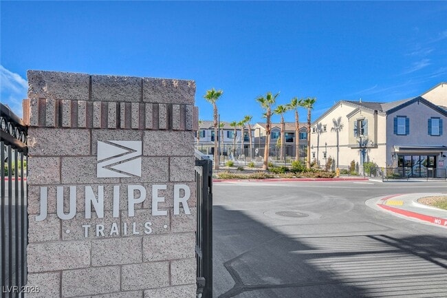 Building Photo - 662 Bellus Pl