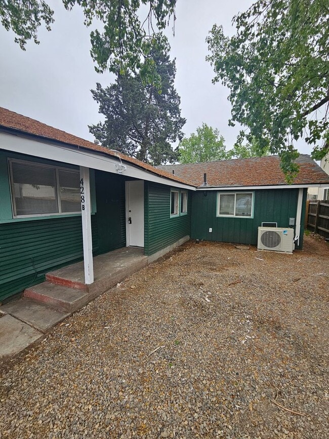 Building Photo - 2502001