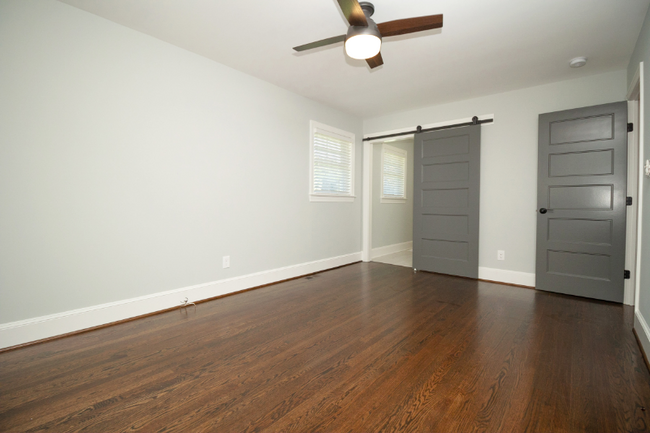 Building Photo - 5329 Seacroft Rd