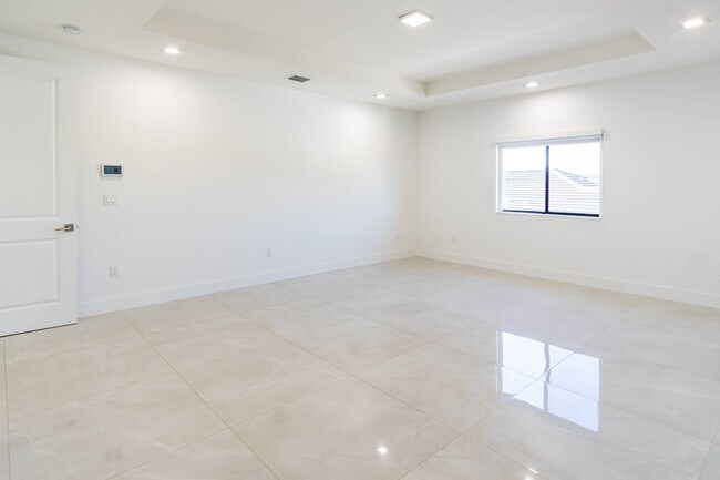 Building Photo - 2030 SW 145th Ave