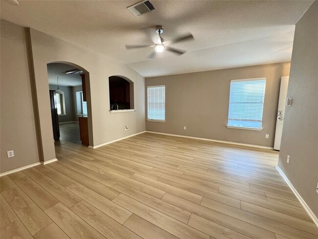 Building Photo - 1007 Barclay Dr