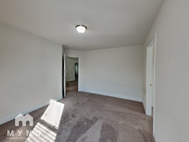 Building Photo - 464 Vandenburg Dr