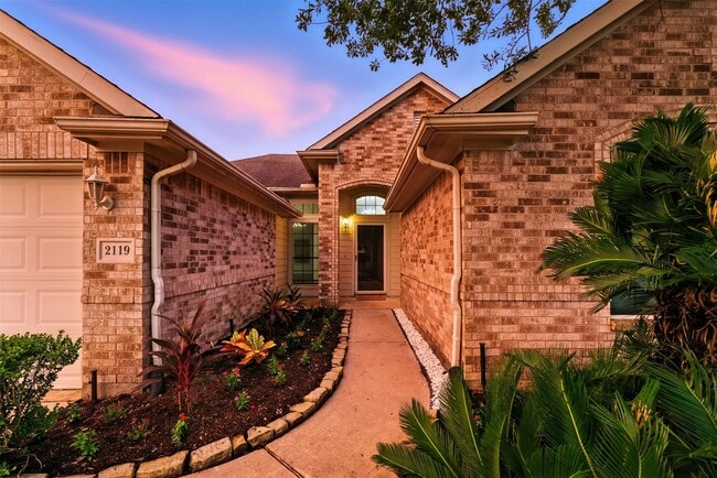 Building Photo - 2119 Hannover Way