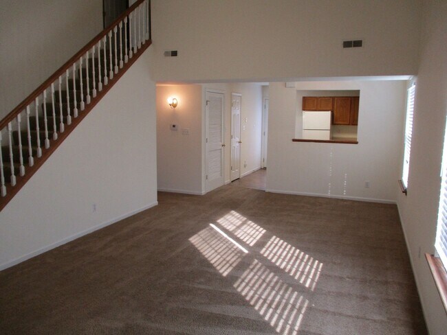 Building Photo - 1725-1727-1727 Louise Cir