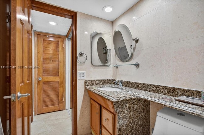 Building Photo - 2671 S Course Dr