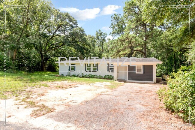 Building Photo - 2365 Sybel Dr