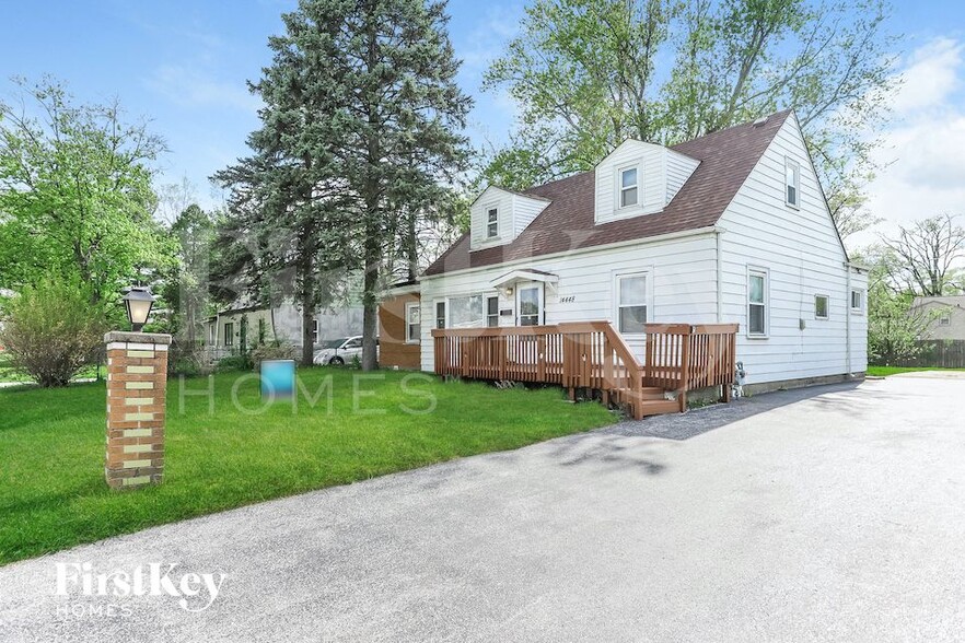 Building Photo - 14448 Kilbourn Ave