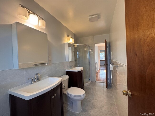 Building Photo - 147-49 28th Ave