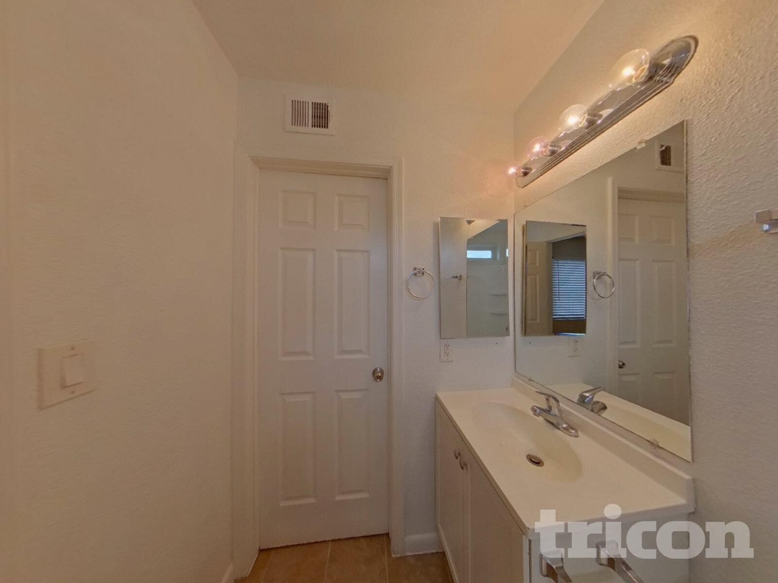 Building Photo - 9833 N 47th Dr