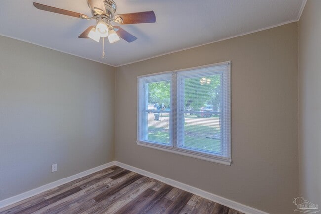 Building Photo - 1223 Wisteria Ave