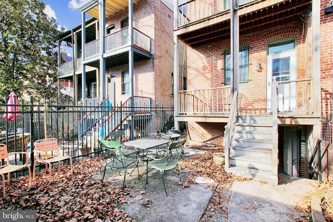 Building Photo - 1756 Park Rd NW