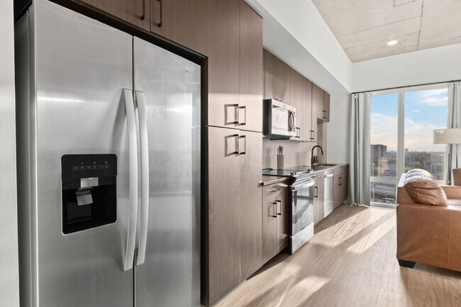 Building Photo - 605 N 12th St