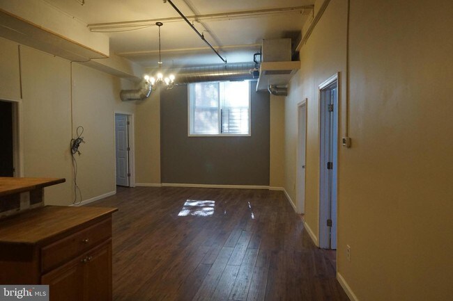 Building Photo - 2152 E Dauphin St