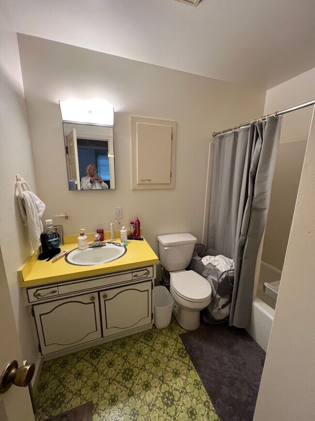 Building Photo - 55 S College St