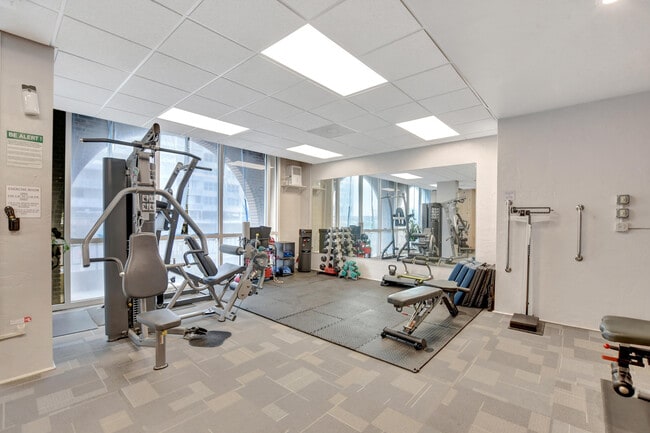 Building Photo - 1180 S Ocean Blvd