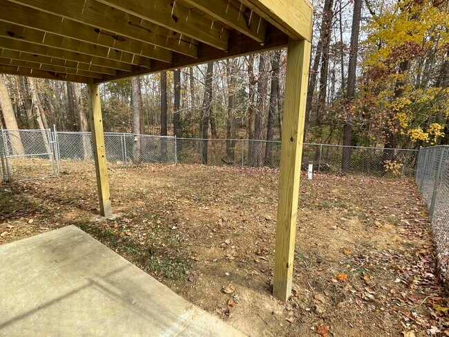 Building Photo - 20760 Poplar Ridge Rd