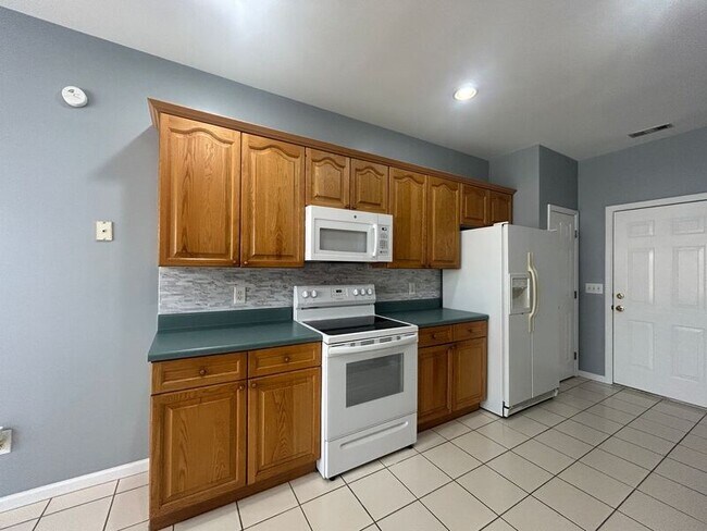 Building Photo - 313 Old Cahaba Trail